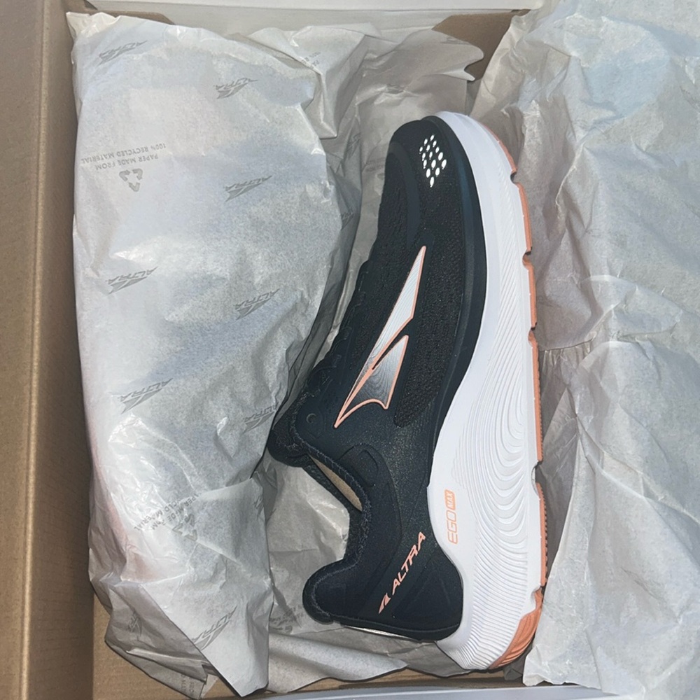 ALTRA Paradigm size 6 Women’s